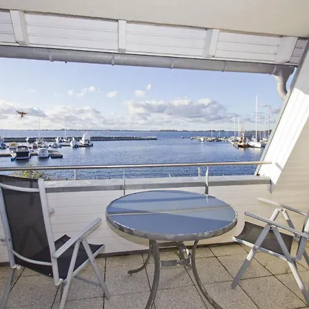 Hafennahe Mit Balkon Und Meerblick - Hafenhaeuser Wiek 07 * Wiek auf Ruegen